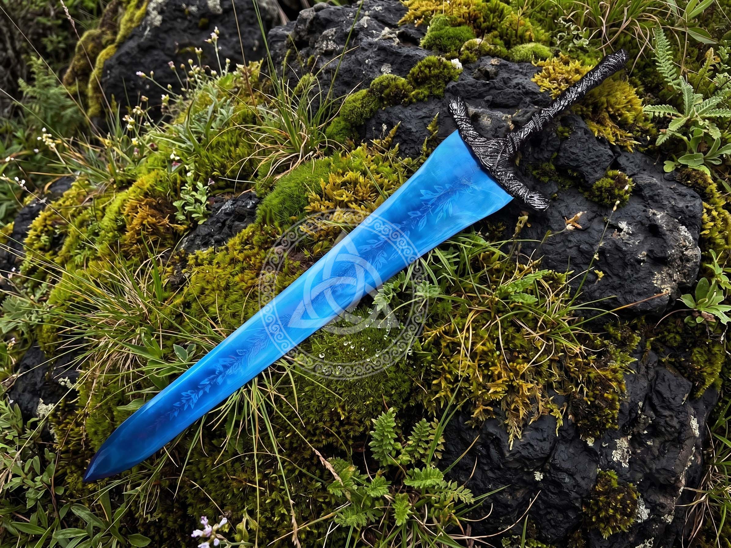 Dark Moon Sword Replica – Metal Dark Souls Cosplay Collectible Blade