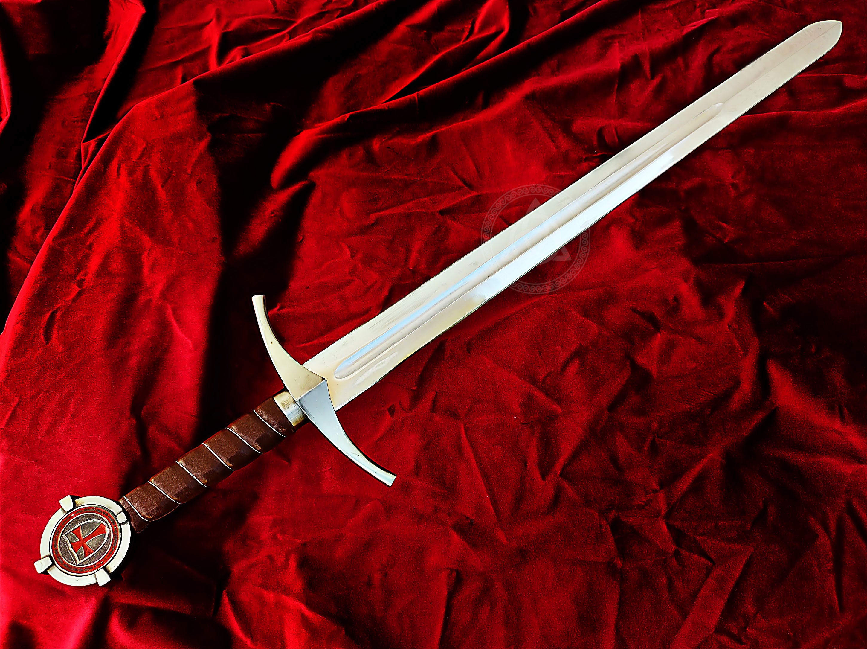 Knights Templar Accolade Sword – Medieval Crusader Replica Blade