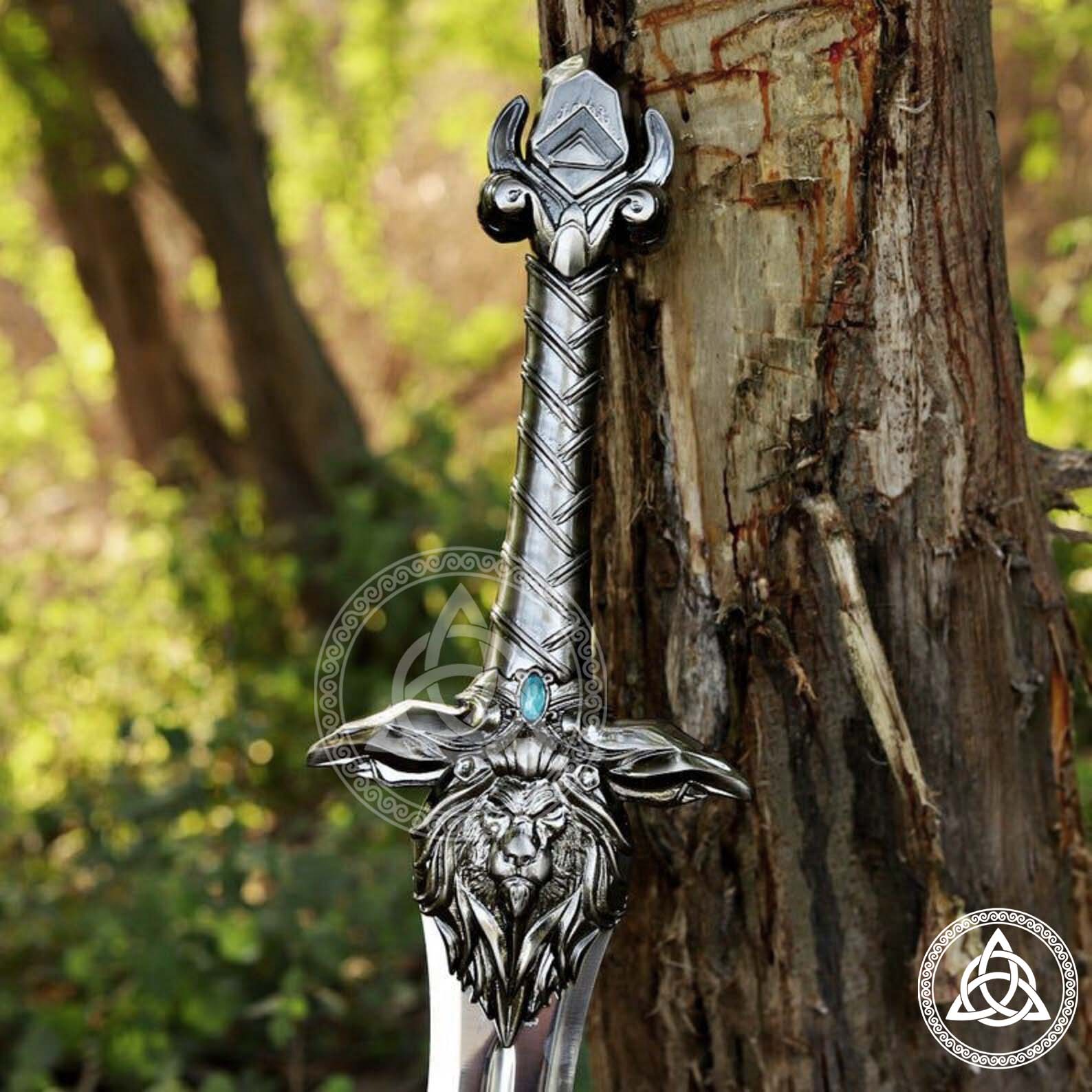 Handmade Warcraft Royal Guard Sword | Golden Lion Replica