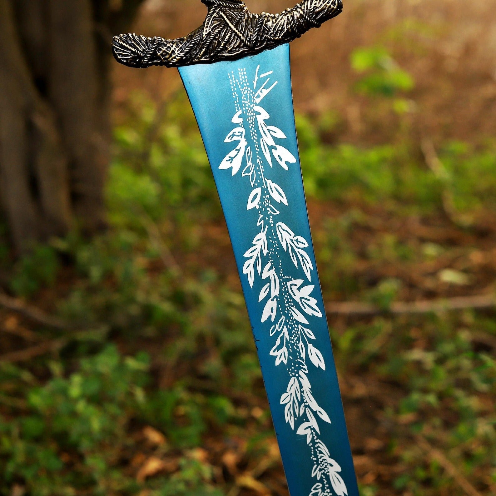 42-Inch Dark Moon Greatsword – Fantasy Cosplay Sword Replica