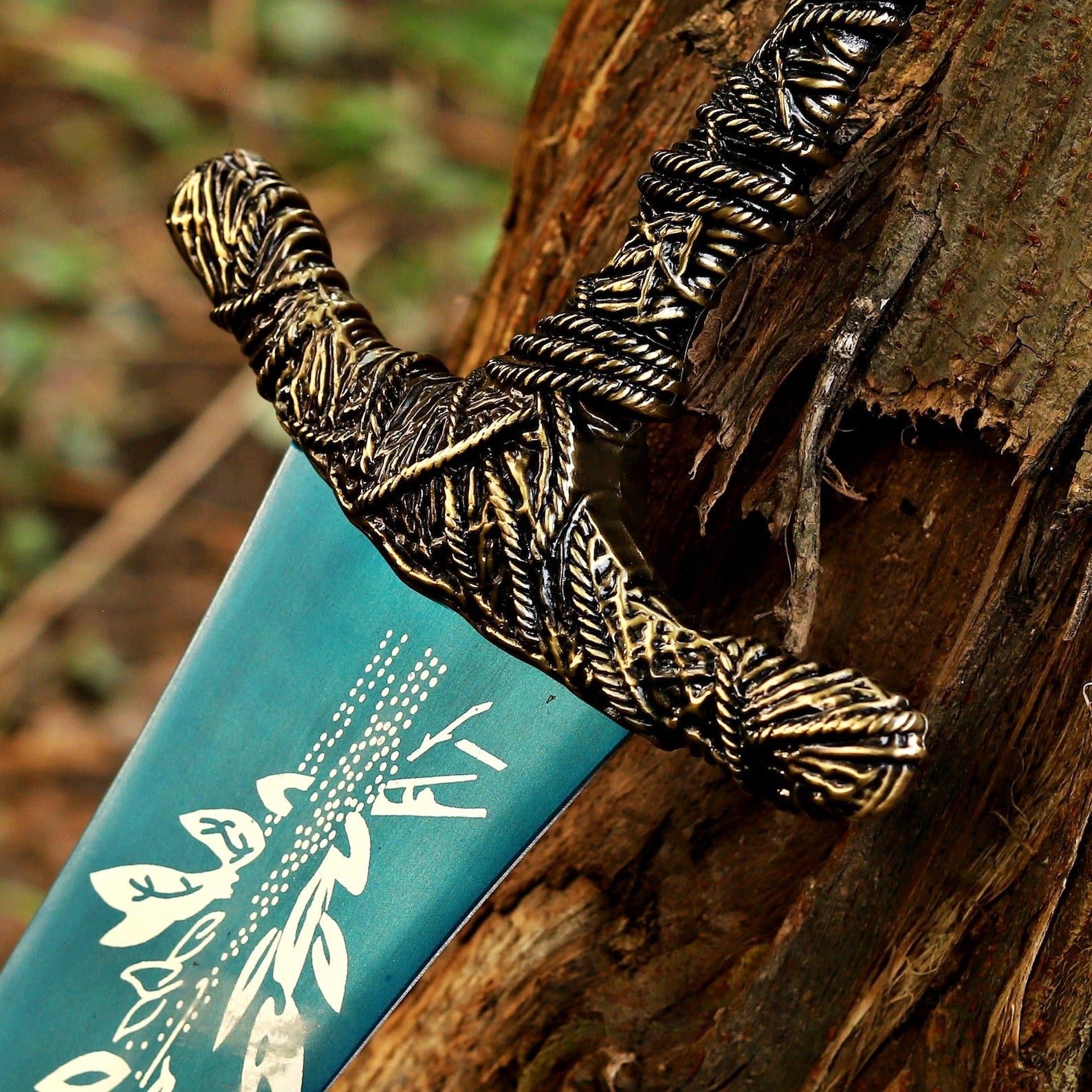 42-Inch Dark Moon Greatsword – Fantasy Cosplay Sword Replica