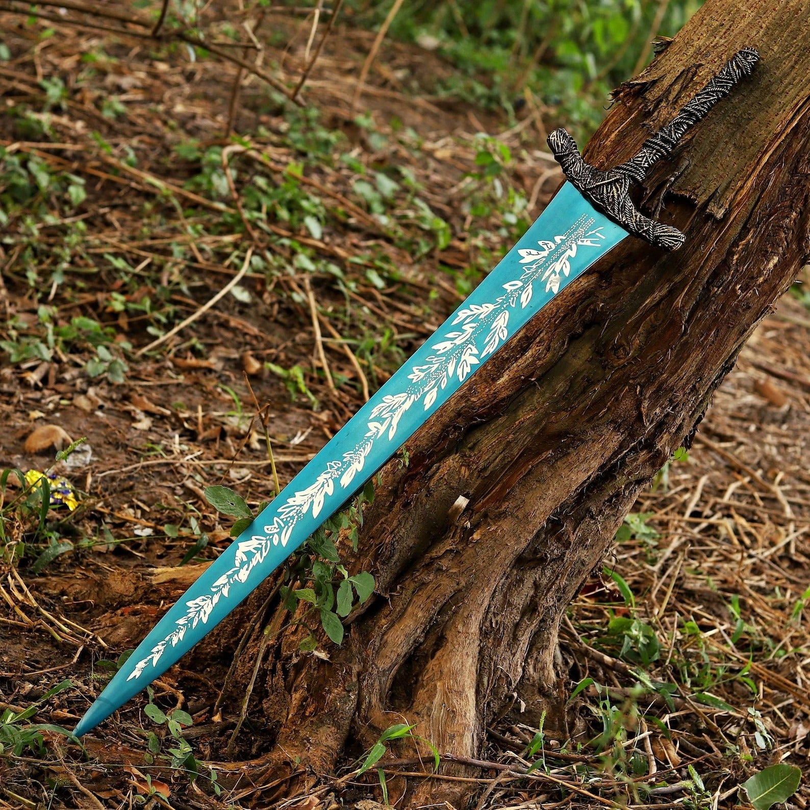 42-Inch Dark Moon Greatsword – Fantasy Cosplay Sword Replica