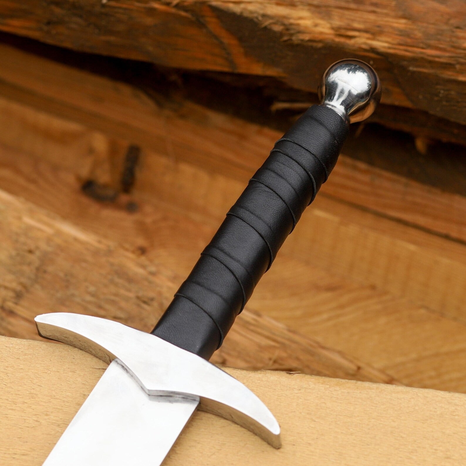 Handmade D2 Steel Viking Sword – Handmade Carbon Steel Blade with Sheath