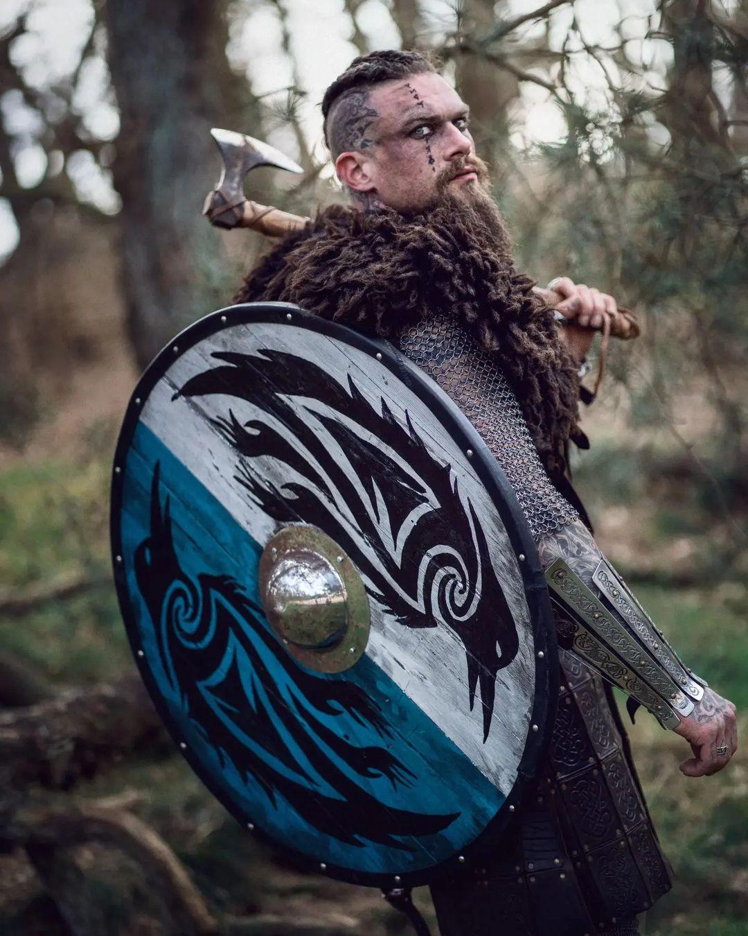 RA-10 Handmade Viking Huginn and muninn Norse Shield, Viking Shield, warrior Shield, personalized Gift, Gift For Him, Christmas Gift - Ragnar Armoury